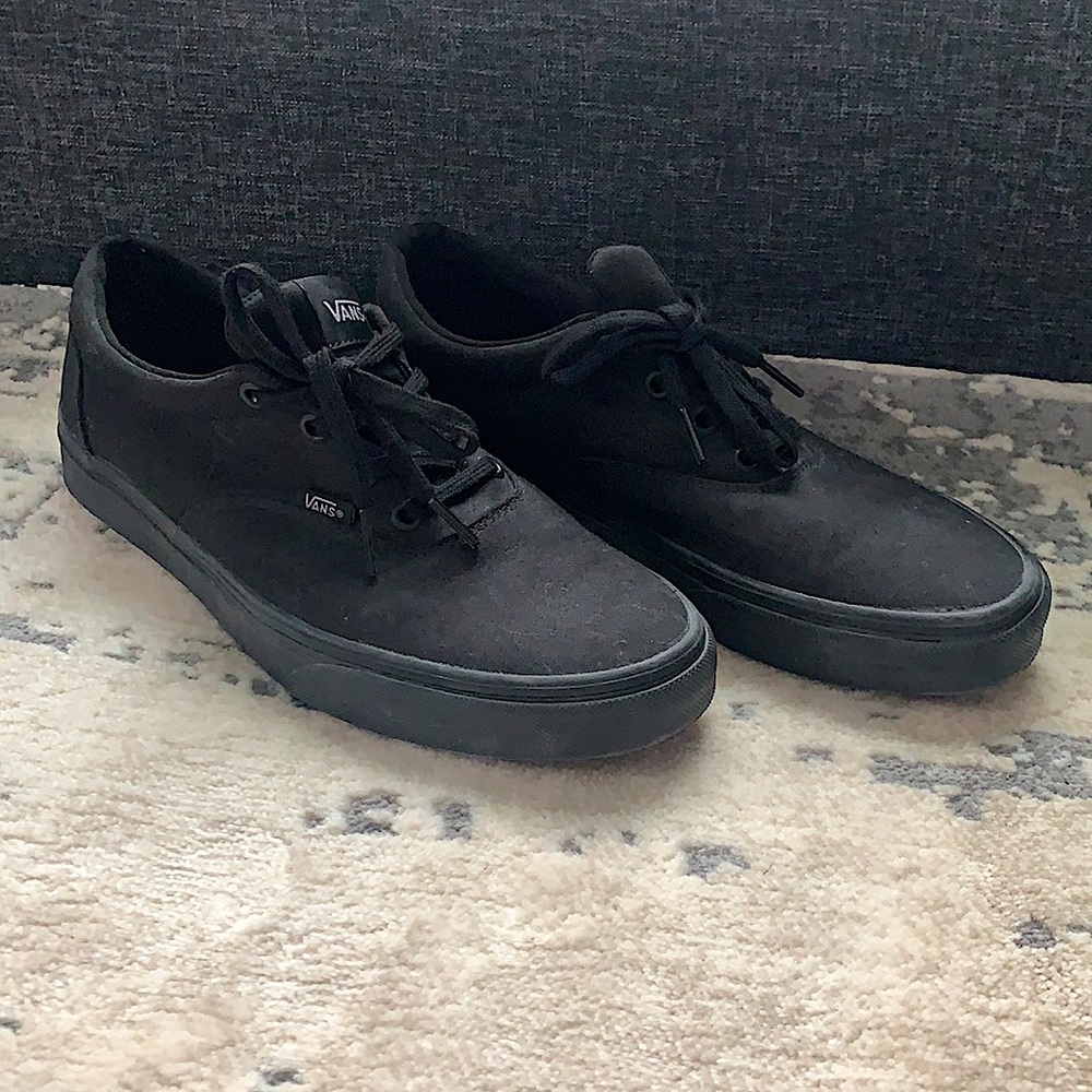 NWOB Black Lace Up Vans Women’s Size 10